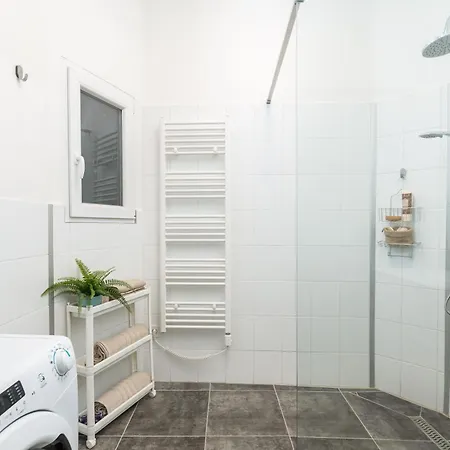 Charming Downtown Apartment Budapest Exterior photo