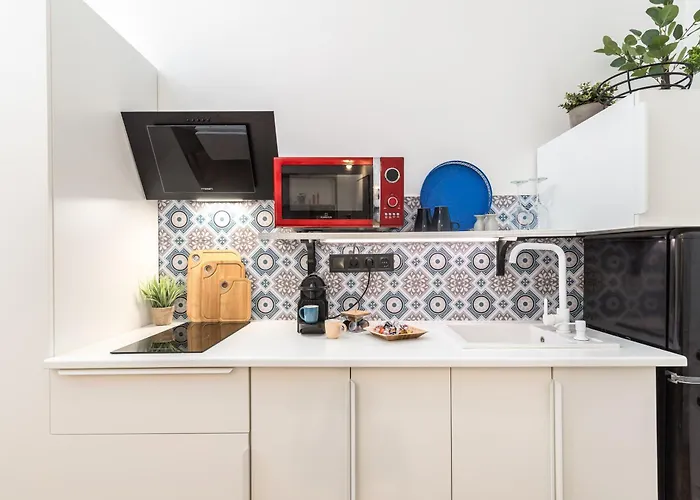 Charming Downtown Apartment